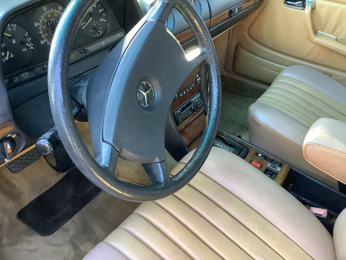 Mercedes-300d-turbo-diesel-1985-yellow-8