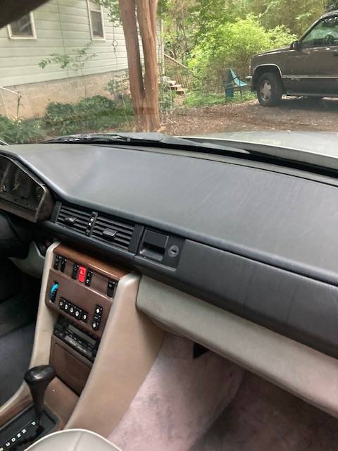 Mercedes-300e-1989-grey-12