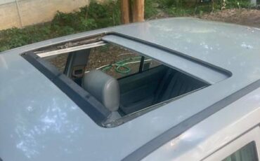 Mercedes-300e-1989-grey-21