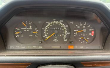 Mercedes-300e-1992-white-11