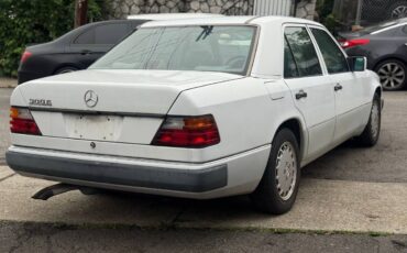 Mercedes-300e-1992-white-4