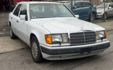 Mercedes-300e-1992-white-6