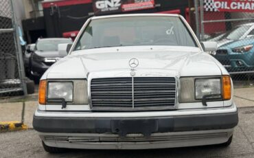 Mercedes-300e-1992-white-7