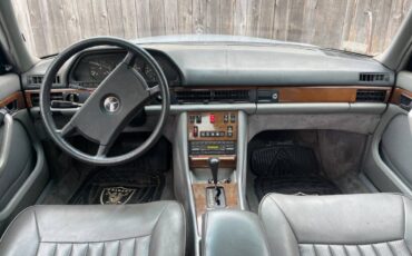 Mercedes-300sd-diesel-1985-12