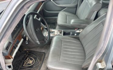 Mercedes-300sd-diesel-1985-13