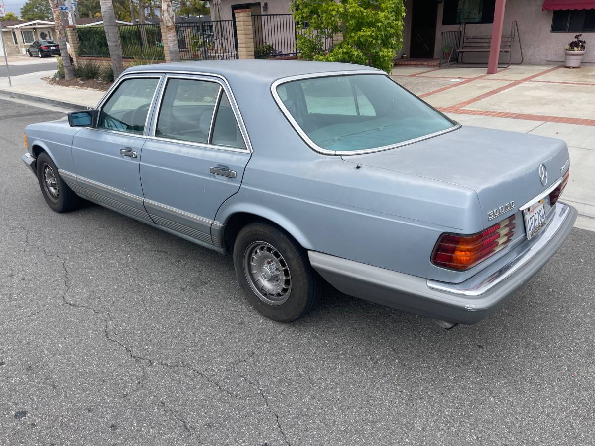 Mercedes-300sd-diesel-1985-2