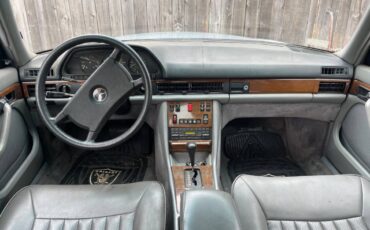 Mercedes-300sd-diesel-1985-5