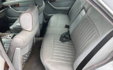 Mercedes-300sd-diesel-1985-6