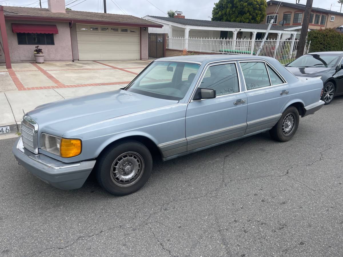 Mercedes-300sd-diesel-1985