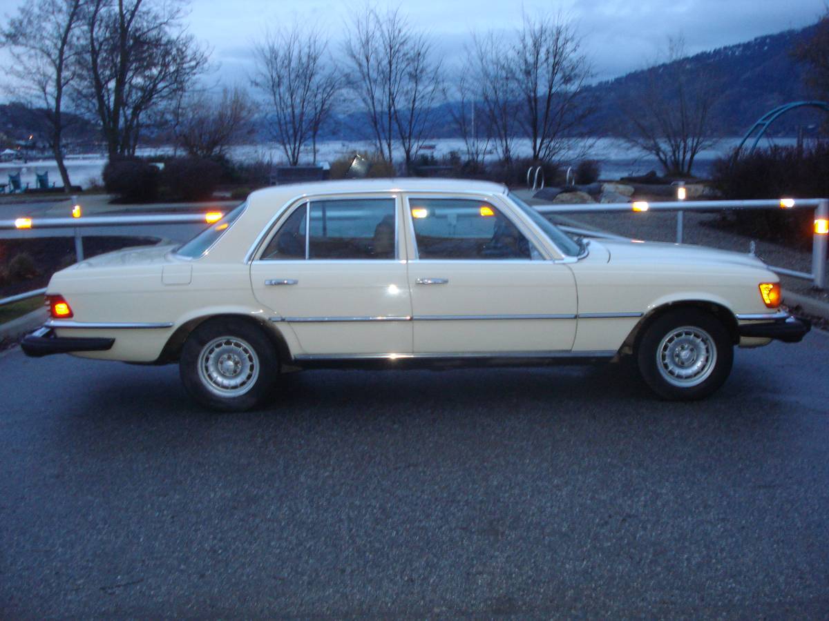 Mercedes-300sd-turbo-diesel-1980-custom-7