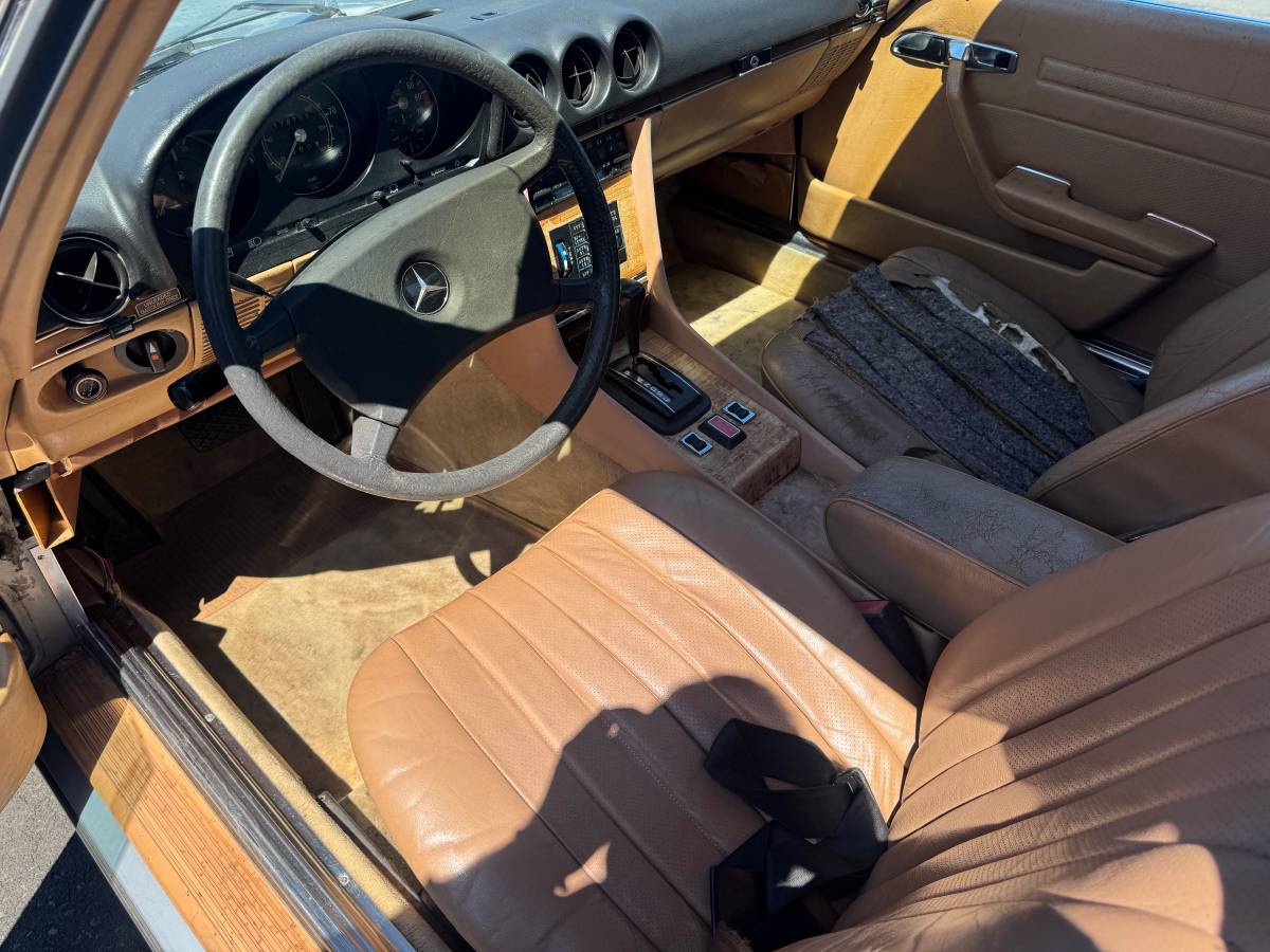 Mercedes-380-1981-10