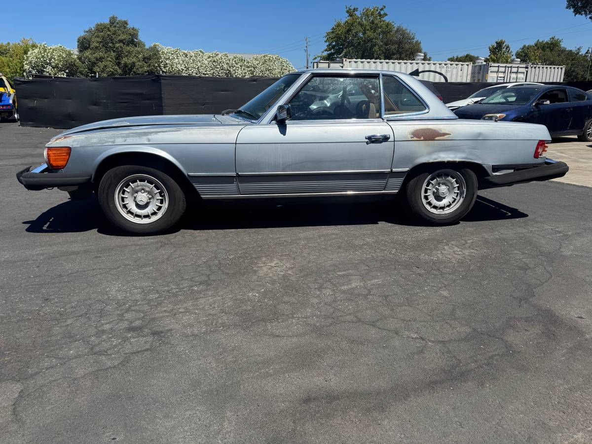 Mercedes-380-1981-4