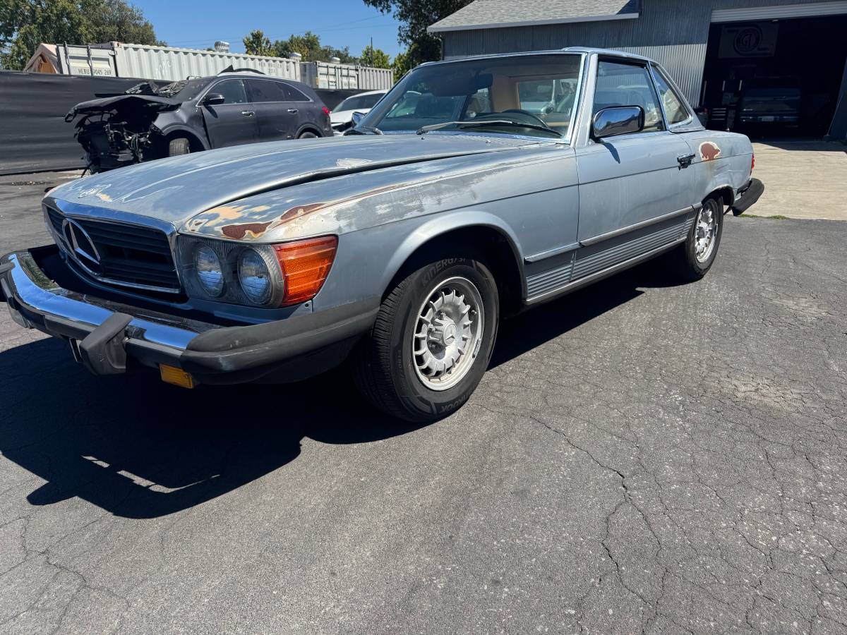 Mercedes-380-1981-9