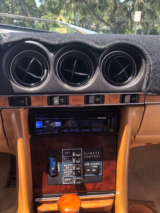 Mercedes-380-slc-1981-blue-3