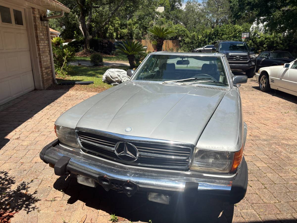 Mercedes-380sl-1984-8