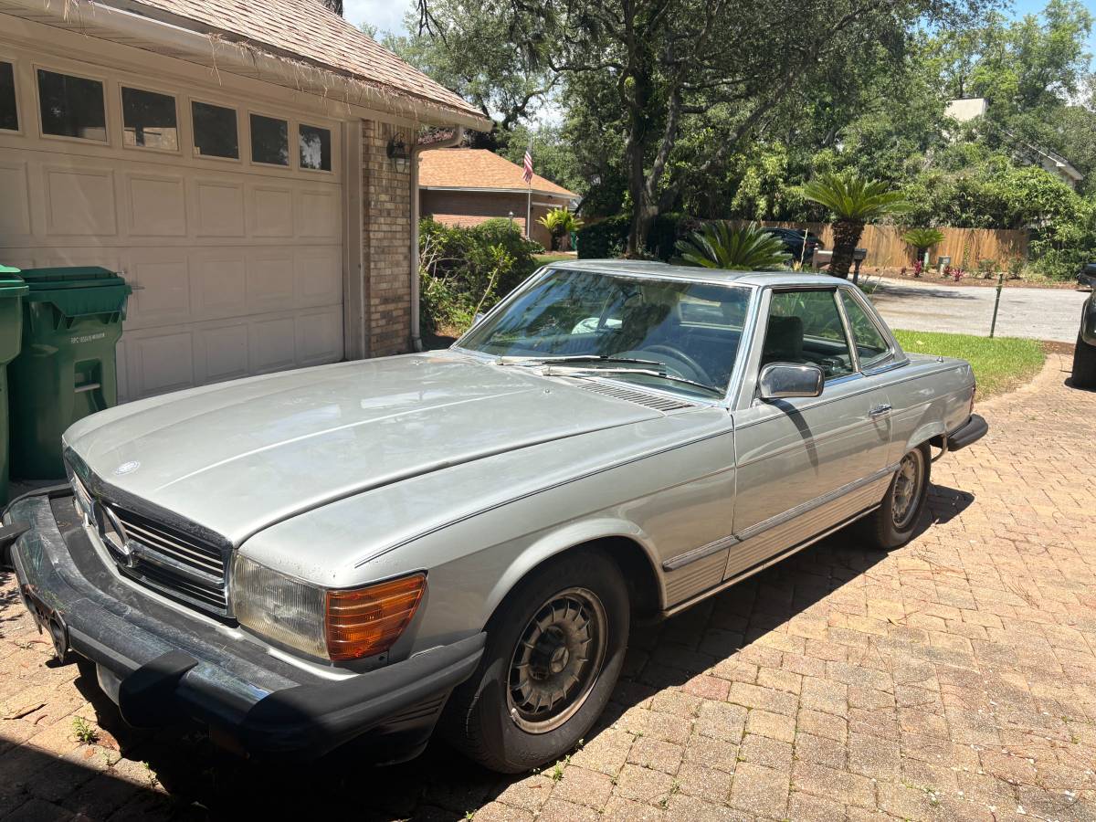Mercedes-380sl-1984-9