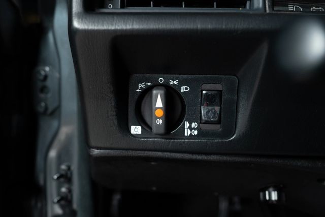 Mercedes-Benz-190-Class-1991-Sedan-12