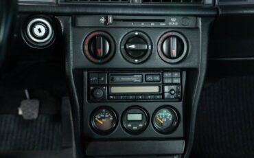 Mercedes-Benz-190-Class-1991-Sedan-15