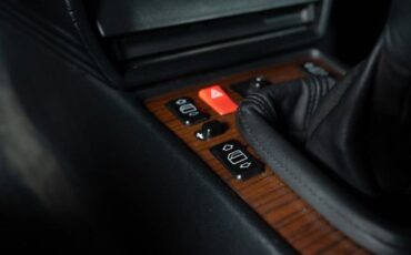 Mercedes-Benz-190-Class-1991-Sedan-18