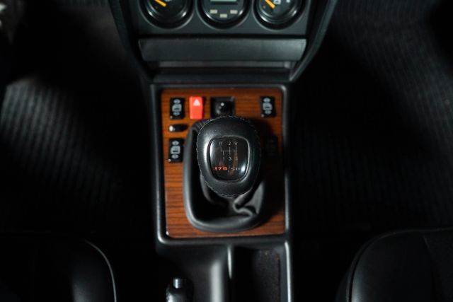 Mercedes-Benz-190-Class-1991-Sedan-19