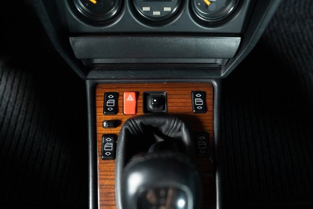 Mercedes-Benz-190-Class-1991-Sedan-20