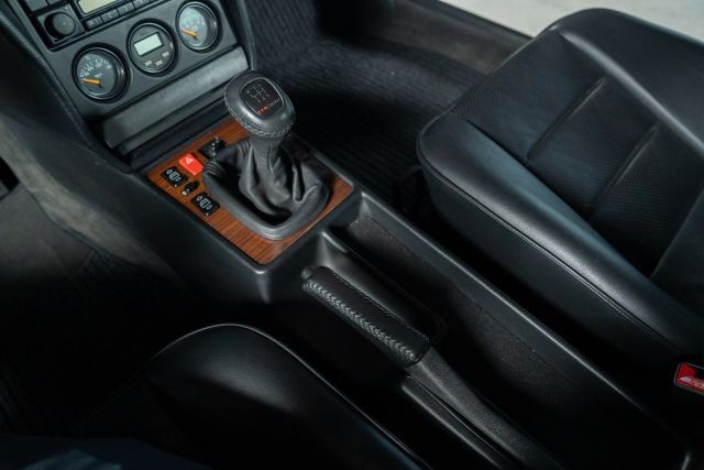 Mercedes-Benz-190-Class-1991-Sedan-21