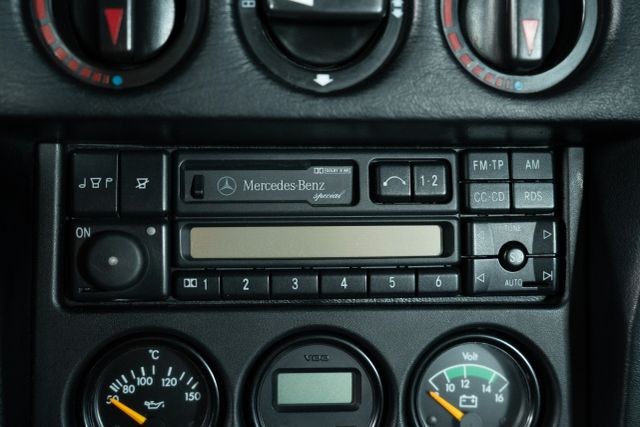 Mercedes-Benz-190-Class-1991-Sedan-23