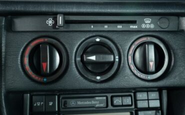 Mercedes-Benz-190-Class-1991-Sedan-24