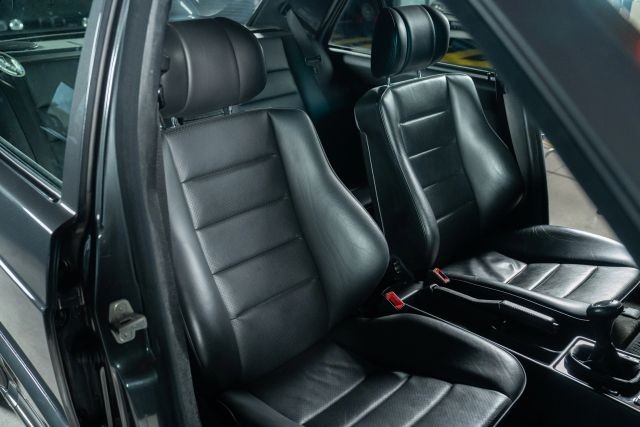 Mercedes-Benz-190-Class-1991-Sedan-26