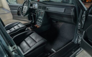 Mercedes-Benz-190-Class-1991-Sedan-28