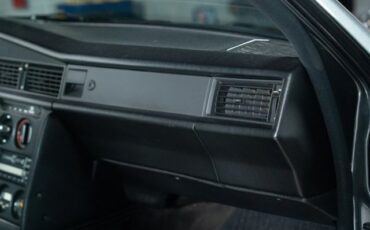 Mercedes-Benz-190-Class-1991-Sedan-29
