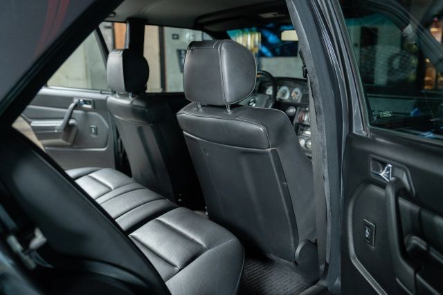 Mercedes-Benz-190-Class-1991-Sedan-37