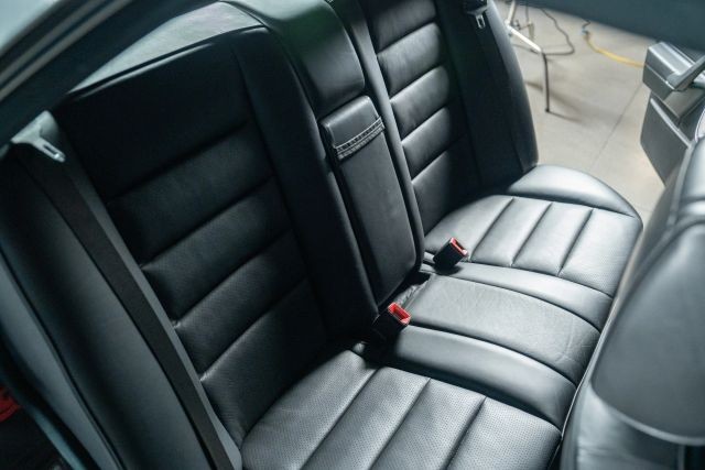 Mercedes-Benz-190-Class-1991-Sedan-38