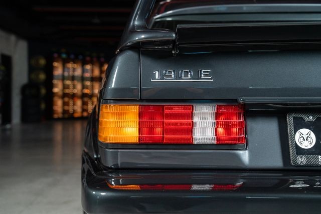 Mercedes-Benz-190-Class-1991-Sedan-39