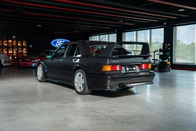 Mercedes-Benz-190-Class-1991-Sedan-4