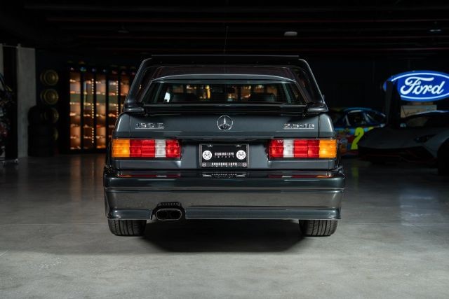 Mercedes-Benz-190-Class-1991-Sedan-5