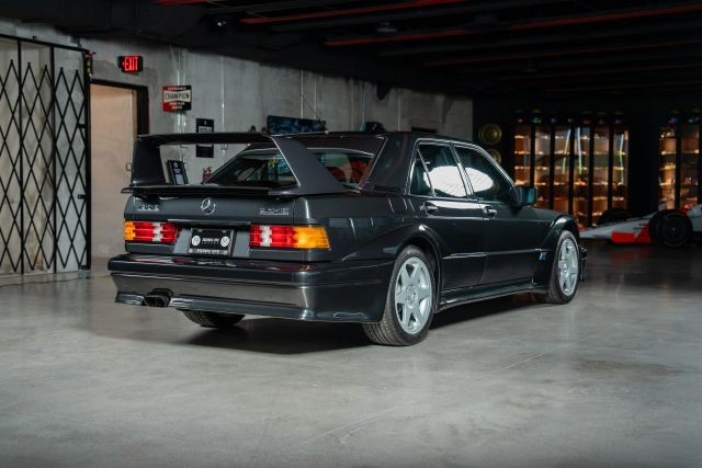 Mercedes-Benz-190-Class-1991-Sedan-6