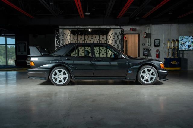 Mercedes-Benz-190-Class-1991-Sedan-7