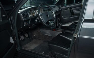 Mercedes-Benz-190-Class-1991-Sedan-8