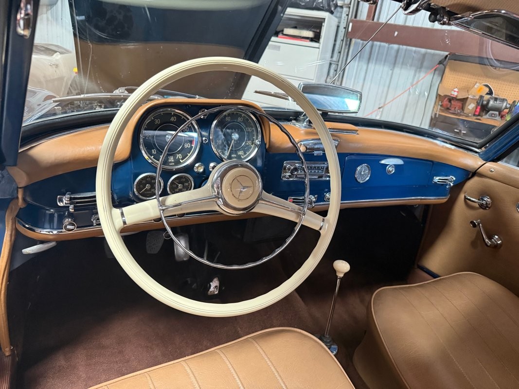 Mercedes-Benz-190-Series-1959-10
