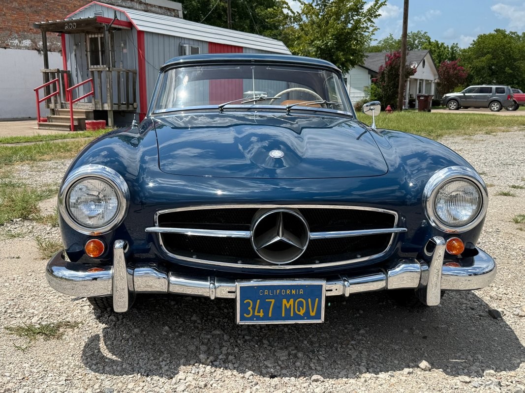 Mercedes-Benz-190-Series-1959-4