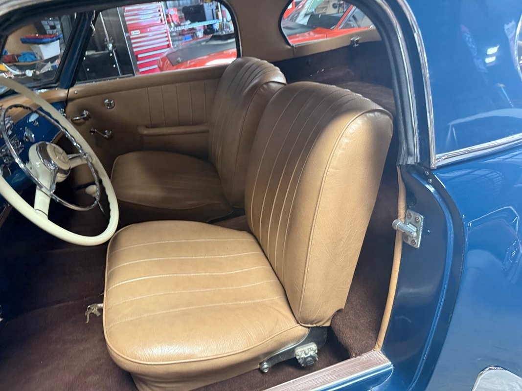 Mercedes-Benz-190-Series-1959-9