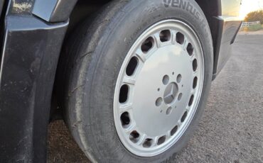 Mercedes-Benz-190-Series-1986-Sedan-12
