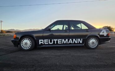 Mercedes-Benz-190-Series-1986-Sedan-3