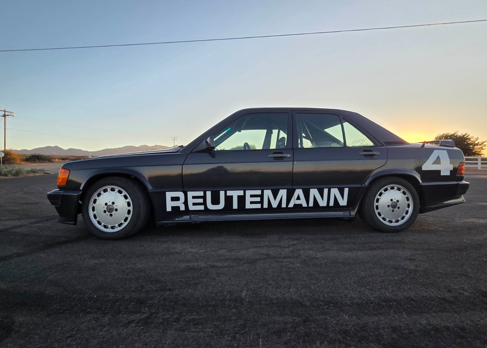 Mercedes-Benz-190-Series-1986-Sedan-3