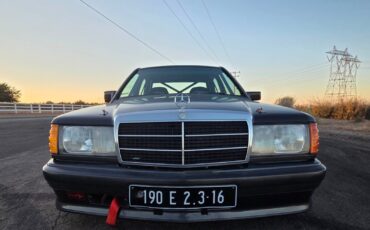 Mercedes-Benz-190-Series-1986-Sedan-4