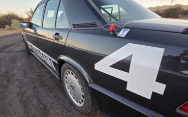 Mercedes-Benz-190-Series-1986-Sedan-5