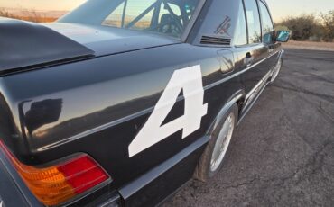 Mercedes-Benz-190-Series-1986-Sedan-6