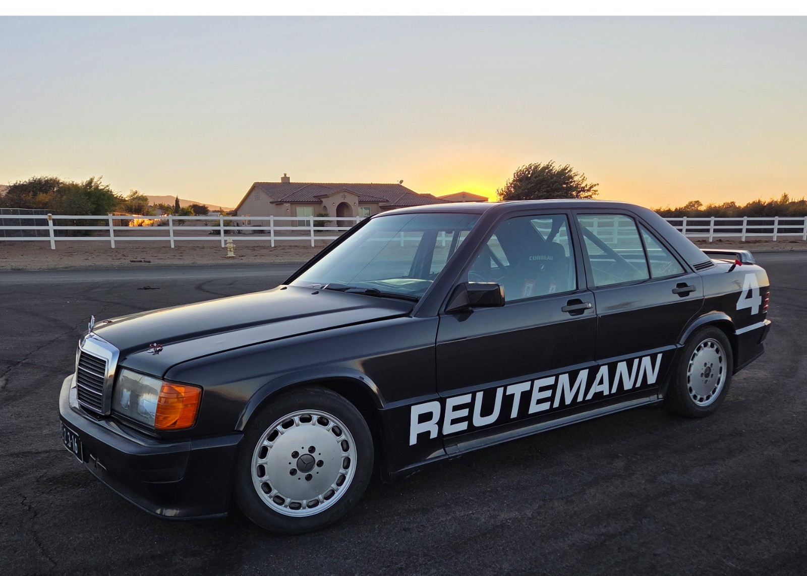 Mercedes-Benz 190-Series 1986 Sedan