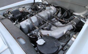 Mercedes-Benz-200-Series-1967-Convertible-23